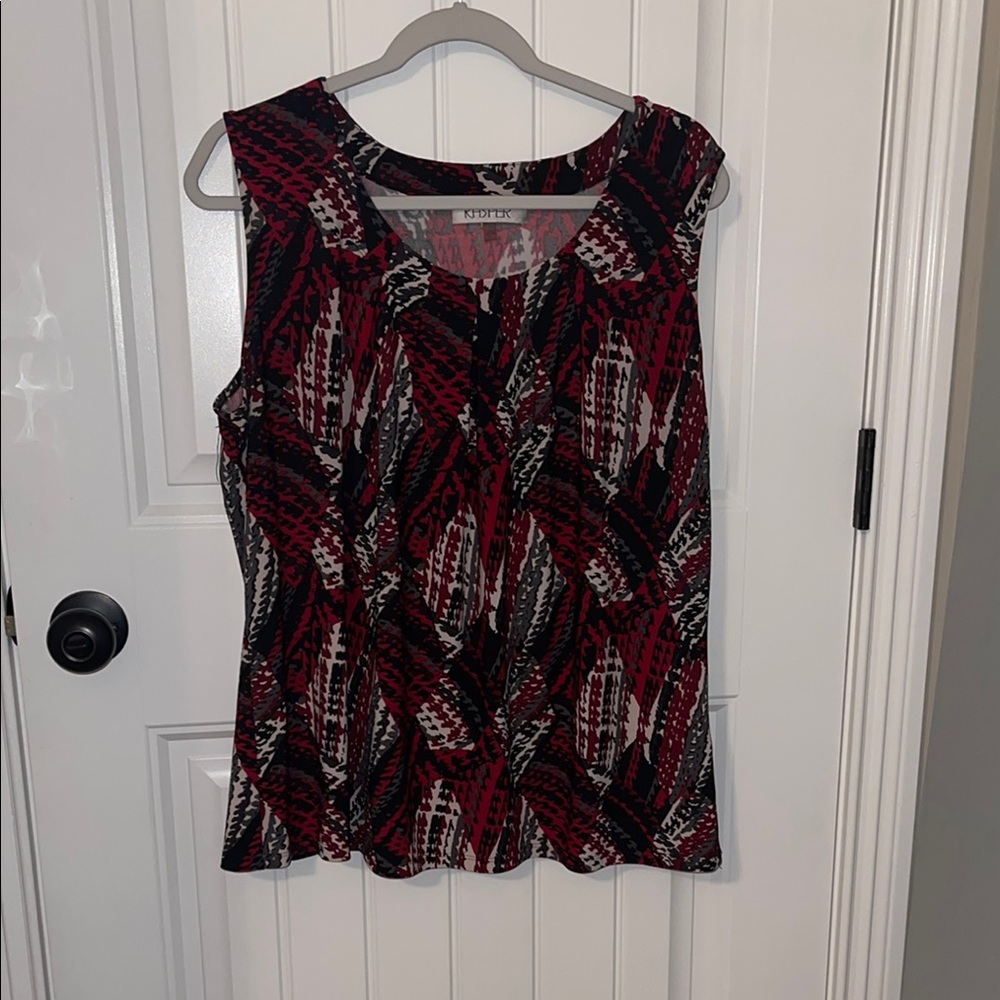 Kasper Red Sleeveless Fitted Blouse